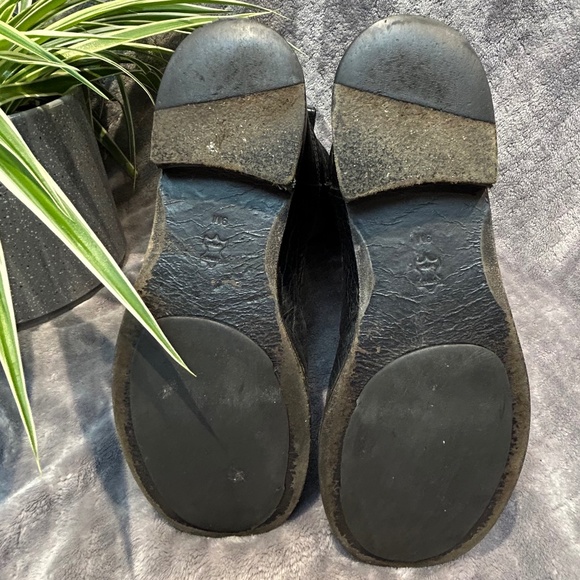 TORY BURCH Pebbled Leather STOWE Moto Boots - Picture 6 of 7